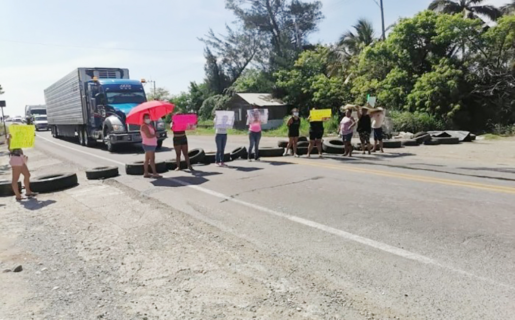 El Heraldo De Xalapa Bloquean Carretera Federal