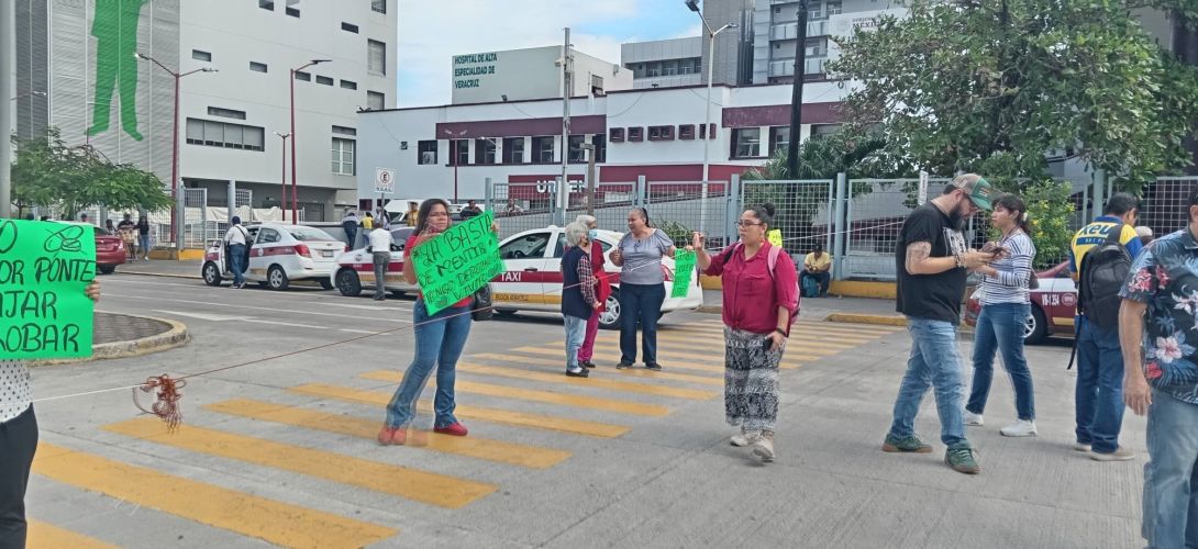 Hospital se cae a pedazos
