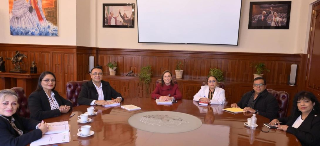 Gobernadora dialoga con SNTSA Sección 26