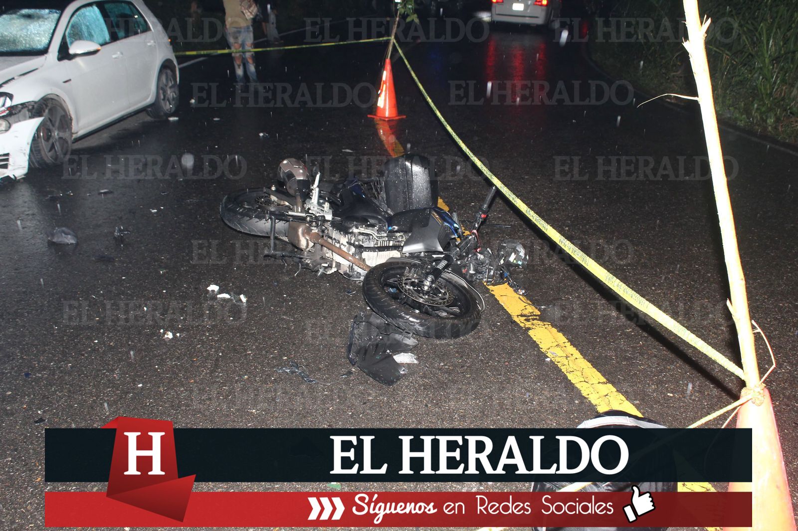Motociclista muere al chocar2