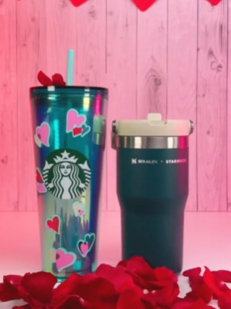 Starbucks lanza un lindo vaso rosa super instagrameable (y nos encanta)