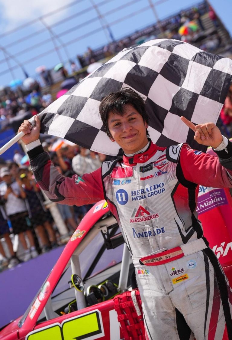 Alessandros Racing se lleva la victoria en Trucks Mxico Series en el OAM 2