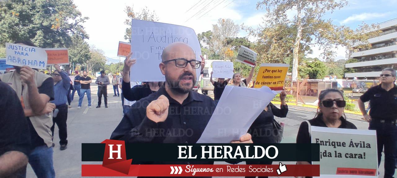 Protestan empleados de RTV 4