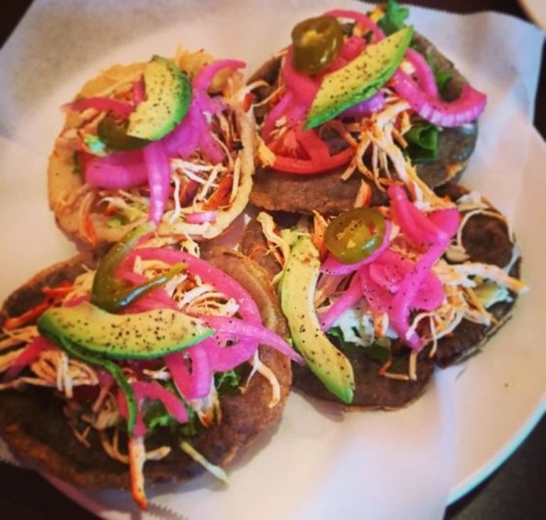 As puedes preparar la cochinita pibil al estilo yucateco para disfrutar de las fiestas patrias 2