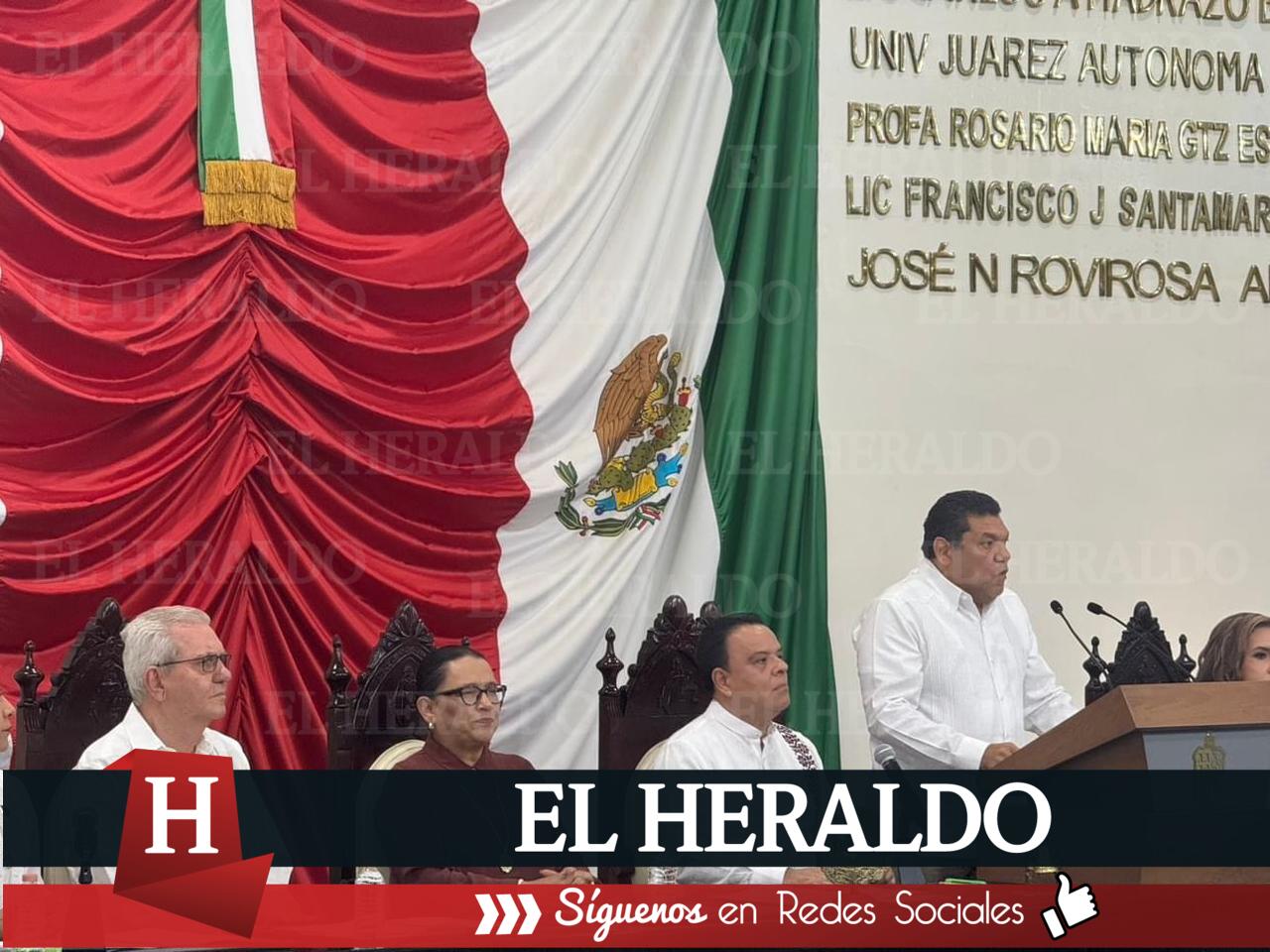 ROCÍO NAHLE ACOMPAÑA A SU HOMÓLOGO DE TABASCO JAVIER MAY EN SU TOMA DE PROTESTA 18