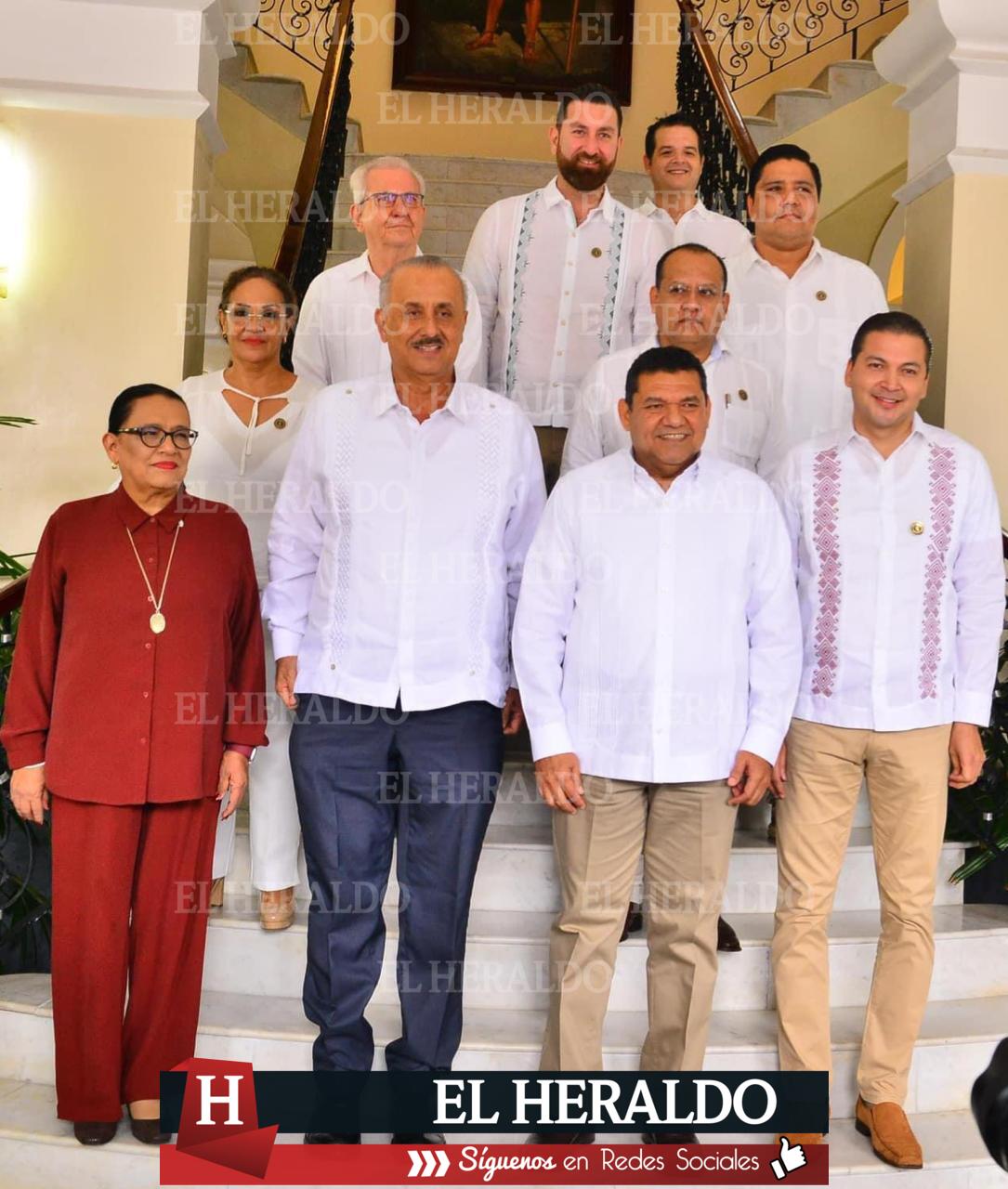 ROCÍO NAHLE ACOMPAÑA A SU HOMÓLOGO DE TABASCO JAVIER MAY EN SU TOMA DE PROTESTA 9