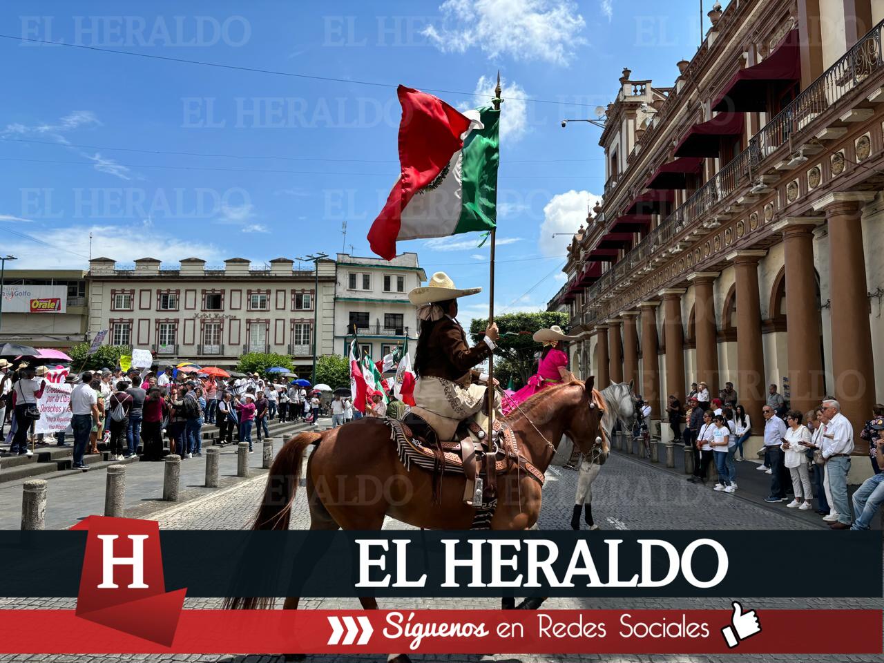 Cientos marchan contra reforma judicial en Xalapa 3