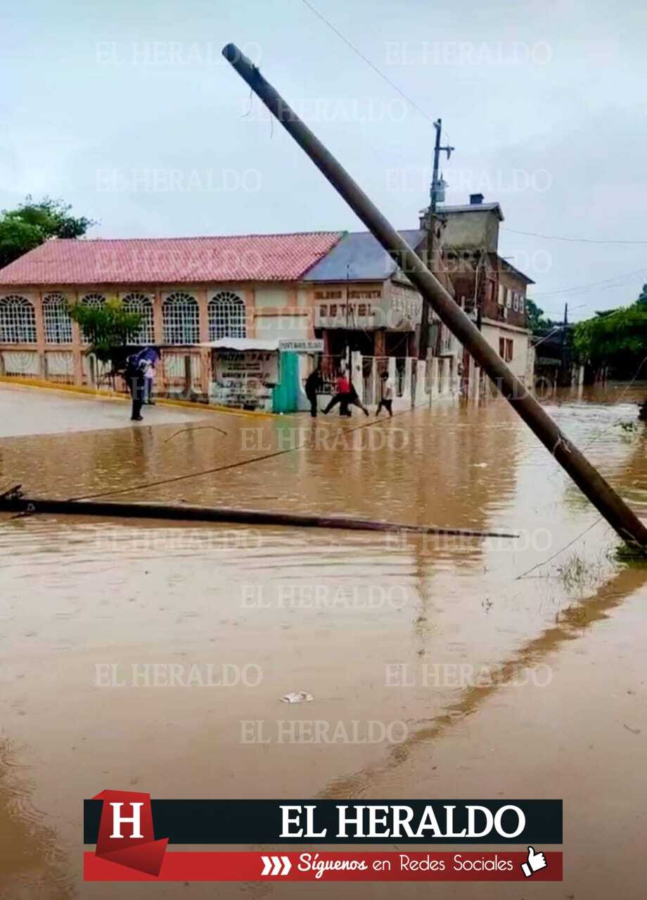 Suspenden clases en Agua Dulce consecuencia de las lluvias 3