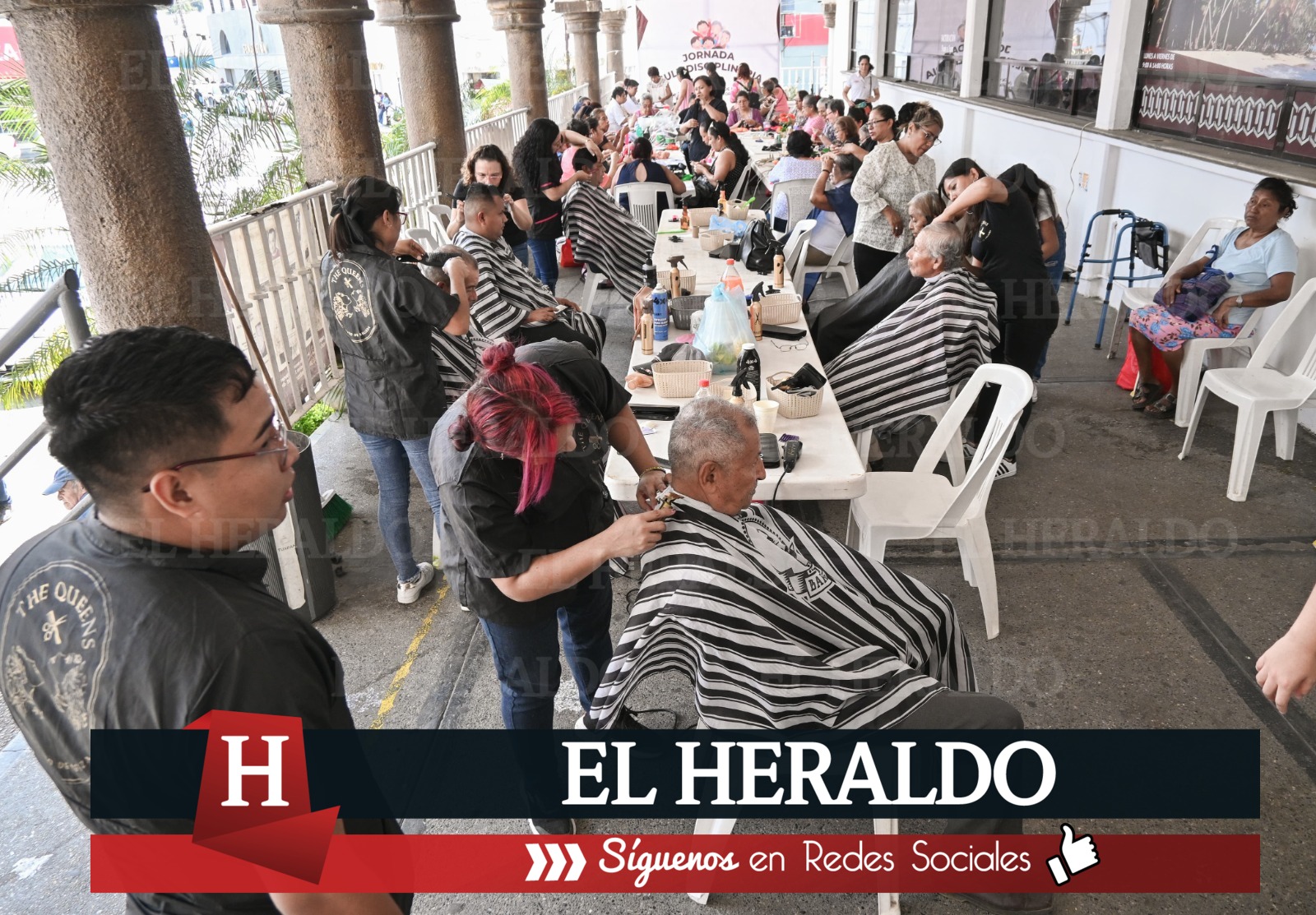 Como cada jueves y con una importante participación se realizó la Jornada Multidiciplinaria en planta baja de presidencia municipal 6