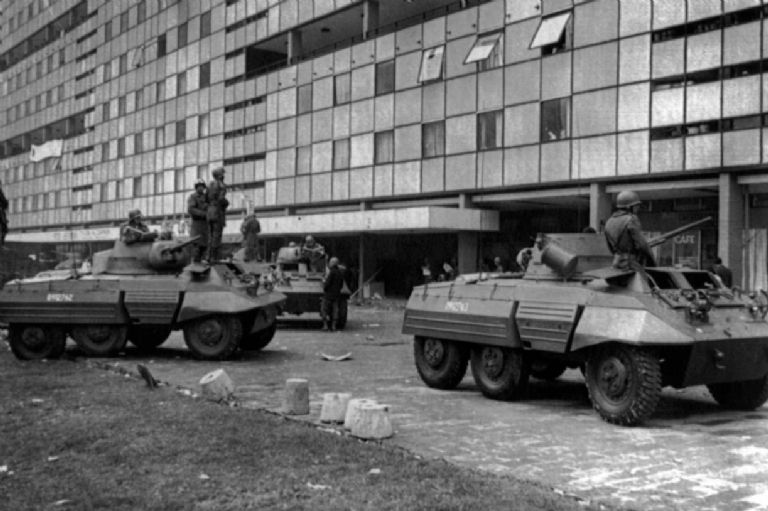 Esta es la cancin de Caifanes que le dedicaron a los estudiantes vctimas del 2 de octubre 3