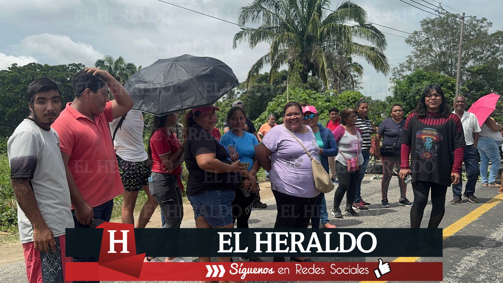 Bloquean carretera Canticas habitantes de Mapachapa y Carrizal