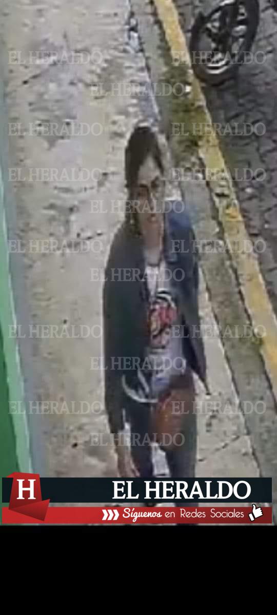Mujer agrede a niños pequeños en calles de Coatepec 2