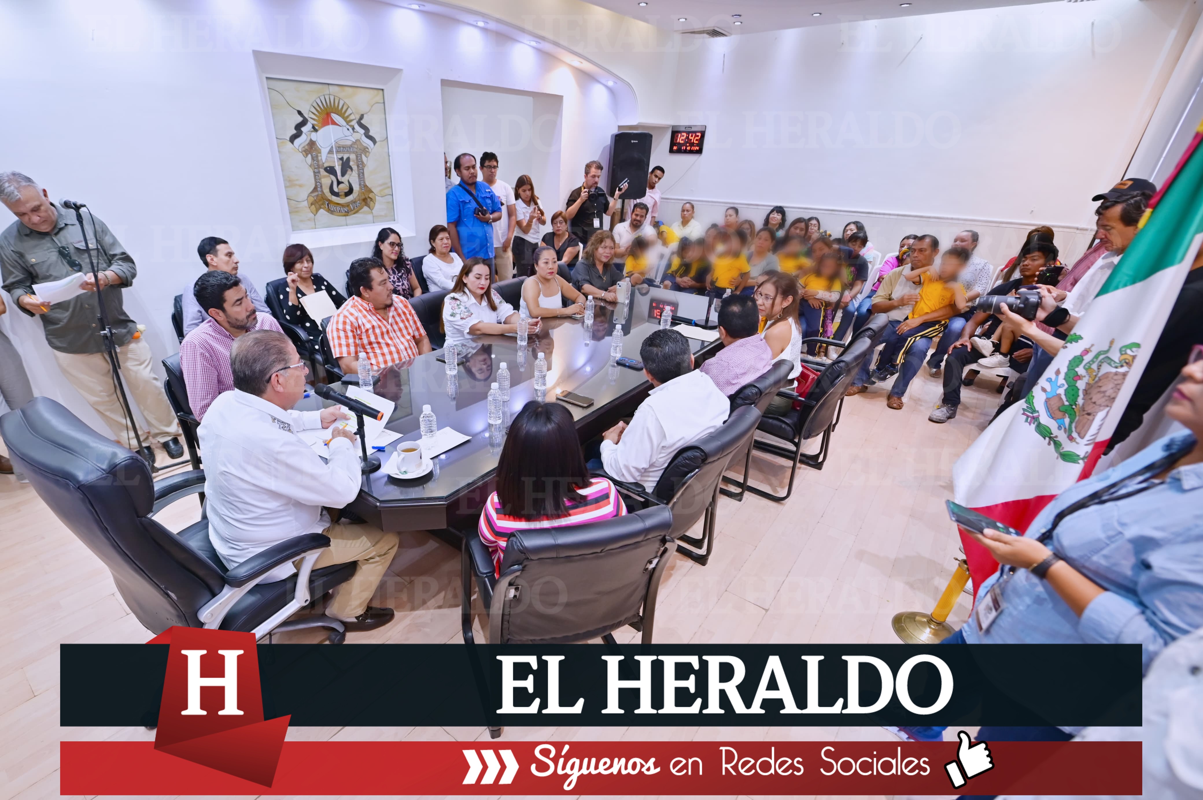 En Tuxpan continúa la escrituración de planteles educativos para darles certeza jurídica 3