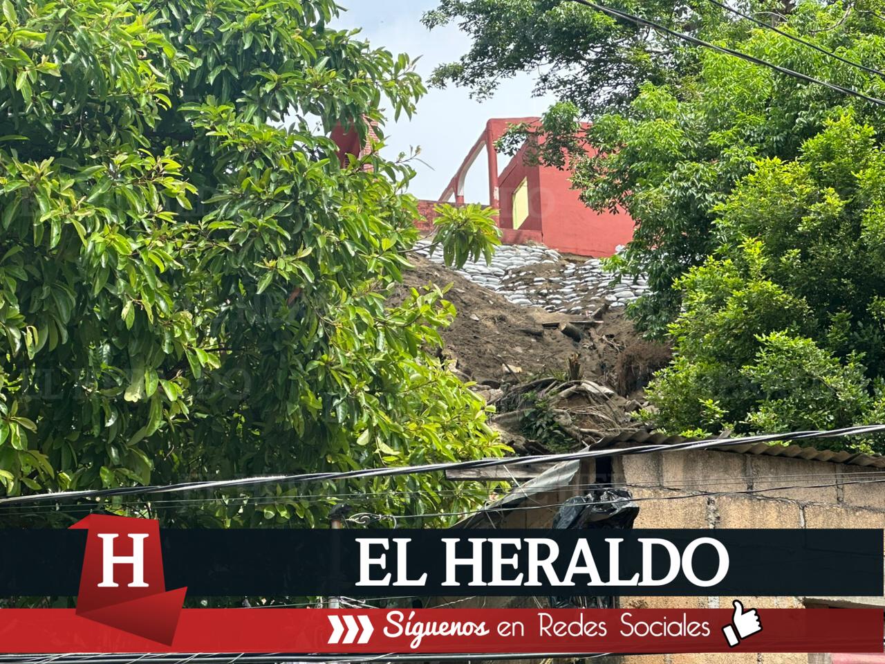 Siguen estabilizando zona de deslave en la calle General Anaya de Coatzacoalcos 5