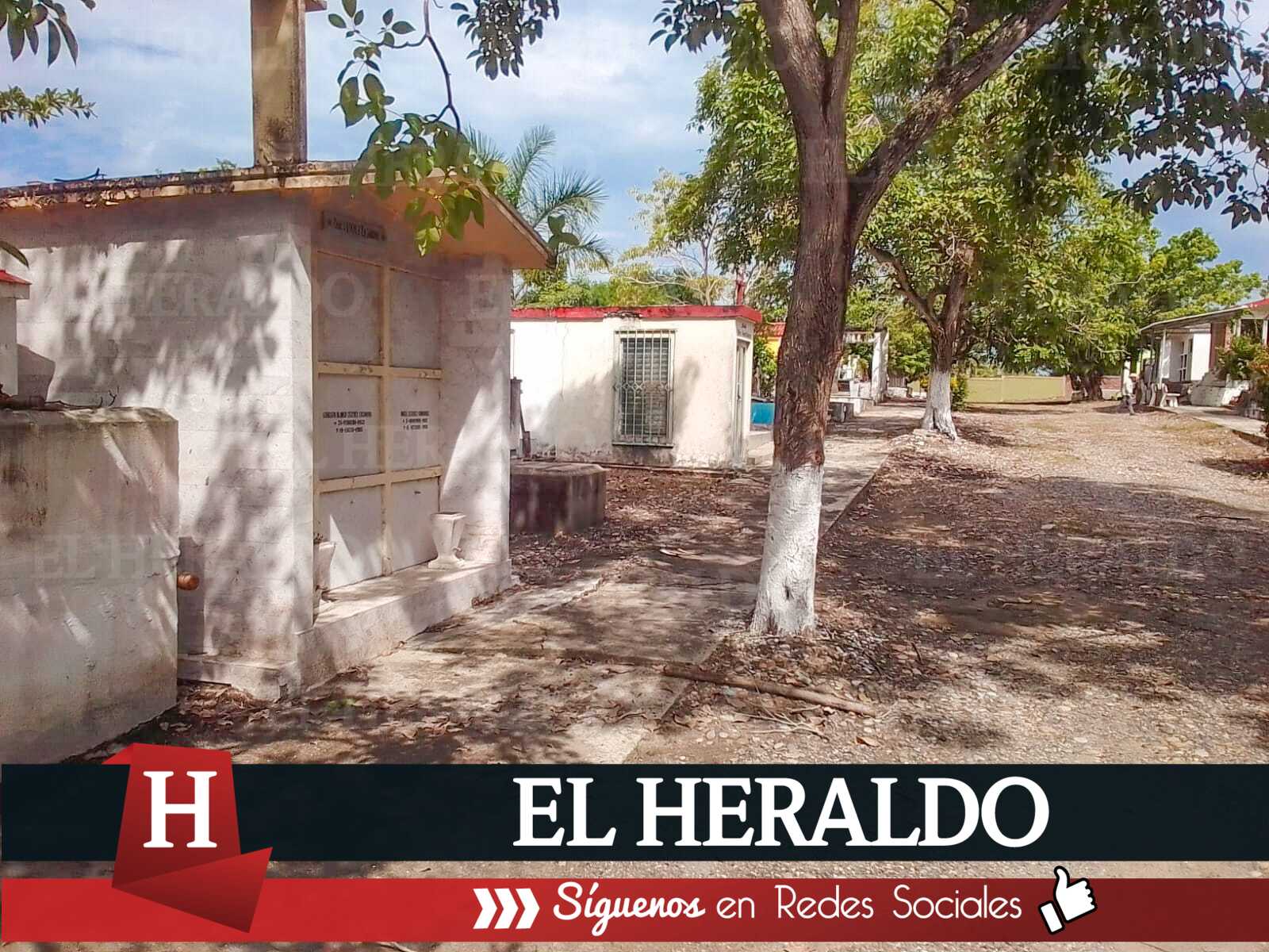 Los cementerios de Tuxpan están listos para recibir visitantes durante la celebración por el Día de Muertos 3