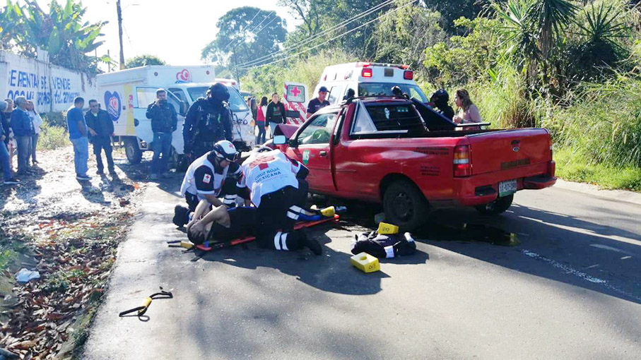 El Heraldo De Xalapa - Cinco Lesionados Deja Choque De Dos Camionetas