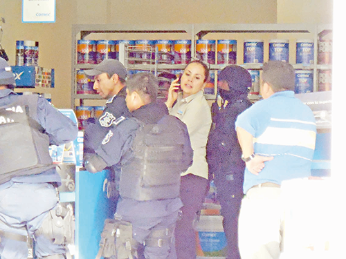 El Heraldo de Xalapa - ATRACO A MANO ARMADA A TIENDA COMEX