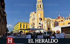 SRMAV bloquea centro de Xalapa para exigir reinstalación de docente